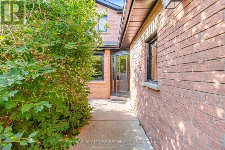 46 MAGANI AVENUE, Bradford West Gwillimbury (Bradford), Ontario, L3Z2S3