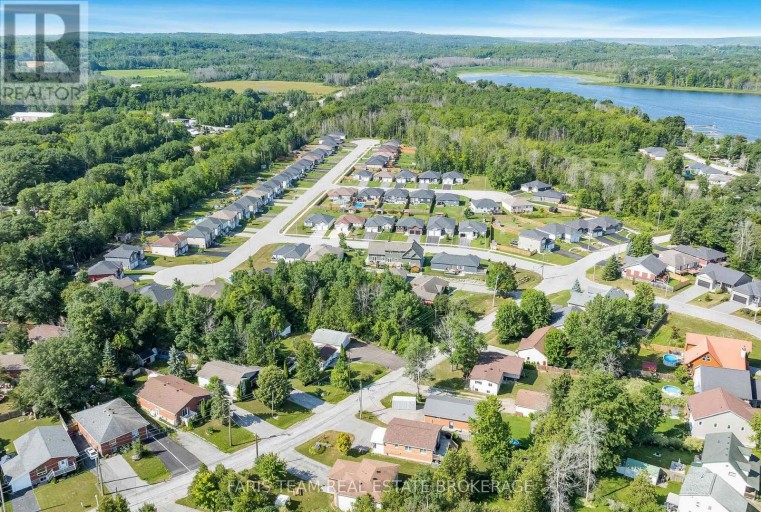 19 BOURGEOIS BEACH ROAD, Tay (Victoria Harbour), Ontario, L0K2A0