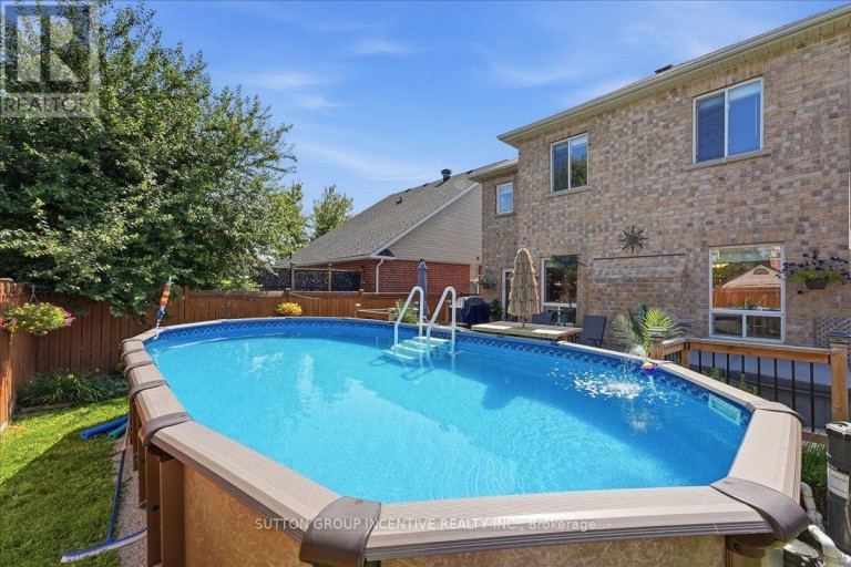 17 WHITE CRESCENT, Barrie (Holly), Ontario, L4N5Z9