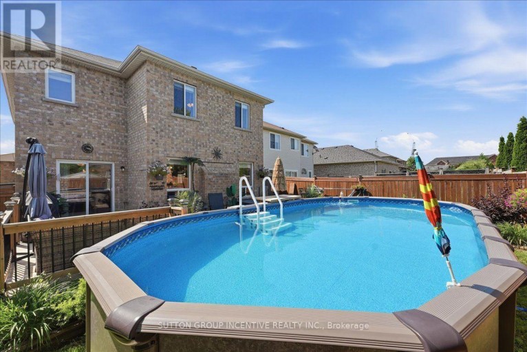 17 WHITE CRESCENT, Barrie (Holly), Ontario, L4N5Z9