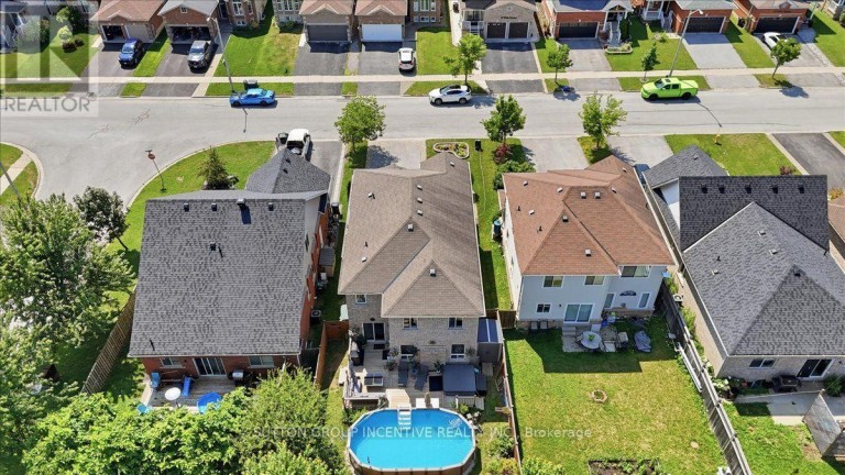 17 WHITE CRESCENT, Barrie (Holly), Ontario, L4N5Z9