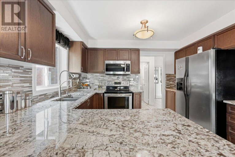 17 WHITE CRESCENT, Barrie (Holly), Ontario, L4N5Z9