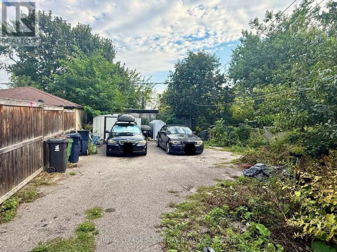 83 ASHBURNHAM ROAD, Toronto (Corso Italia-Davenport), Ontario, M6H2K6