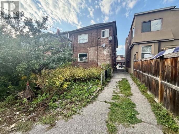 83 ASHBURNHAM ROAD, Toronto (Corso Italia-Davenport), Ontario, M6H2K6