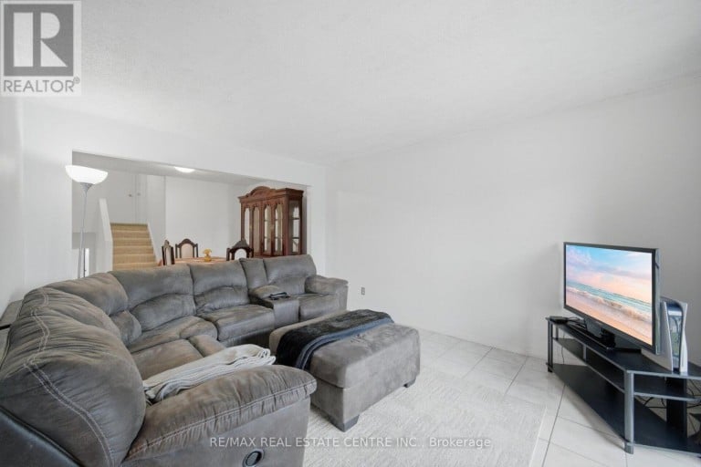13 DAFOE CRESCENT, Brampton (Fletcher's West), Ontario, L6Y2L1