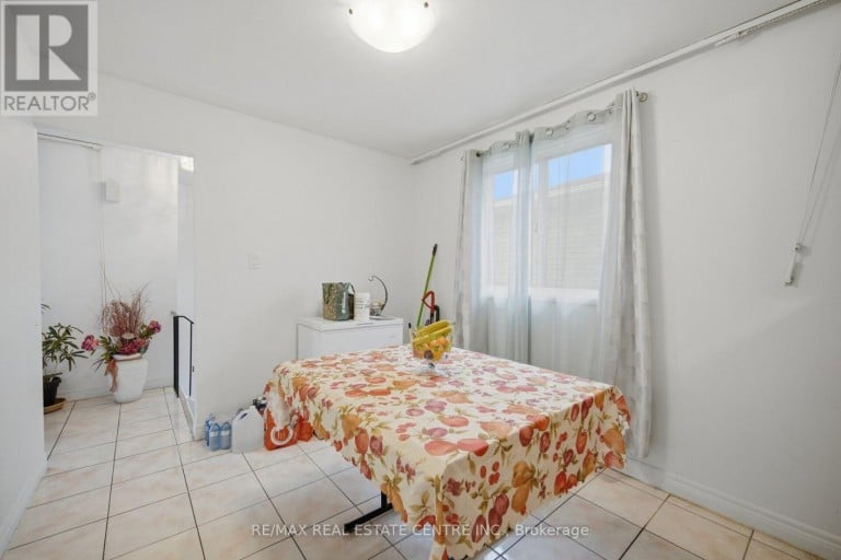 13 DAFOE CRESCENT, Brampton (Fletcher's West), Ontario, L6Y2L1