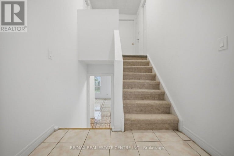 13 DAFOE CRESCENT, Brampton (Fletcher's West), Ontario, L6Y2L1