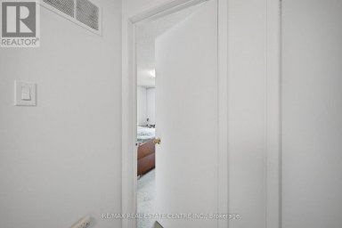 13 DAFOE CRESCENT Brampton (Fletcher's West) Ontario photo 21