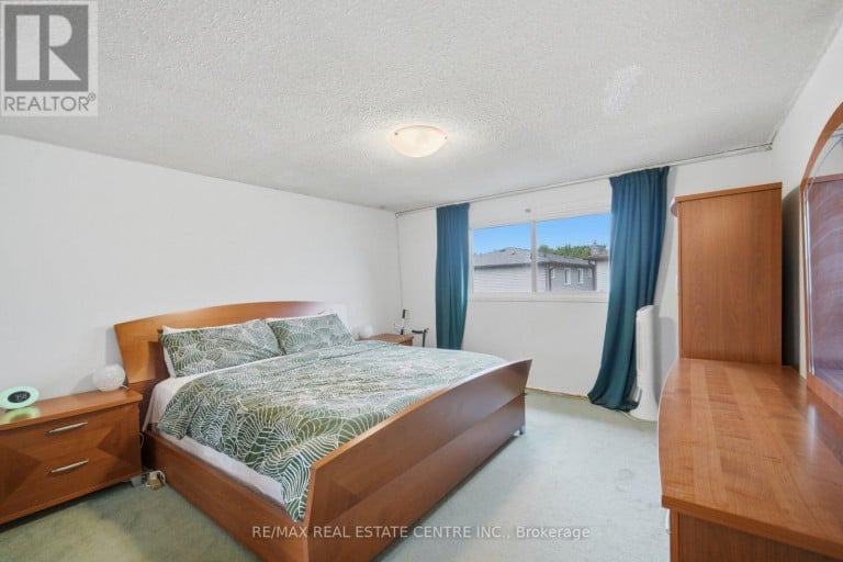 13 DAFOE CRESCENT, Brampton (Fletcher's West), Ontario, L6Y2L1