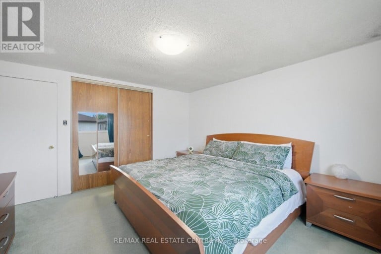 13 DAFOE CRESCENT, Brampton (Fletcher's West), Ontario, L6Y2L1