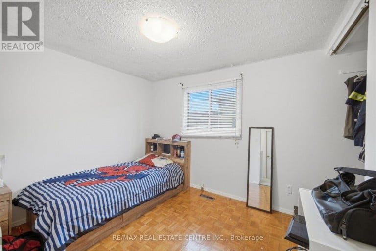 13 DAFOE CRESCENT, Brampton (Fletcher's West), Ontario, L6Y2L1
