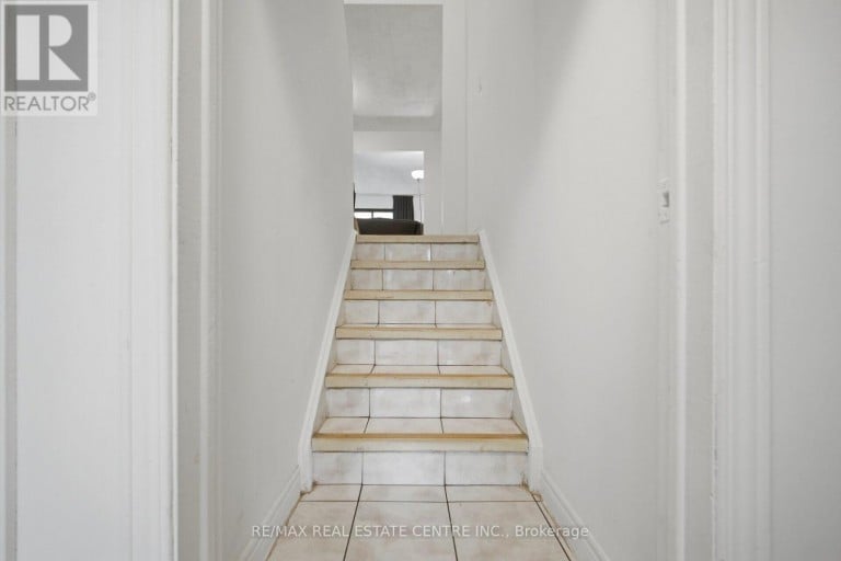 13 DAFOE CRESCENT, Brampton (Fletcher's West), Ontario, L6Y2L1