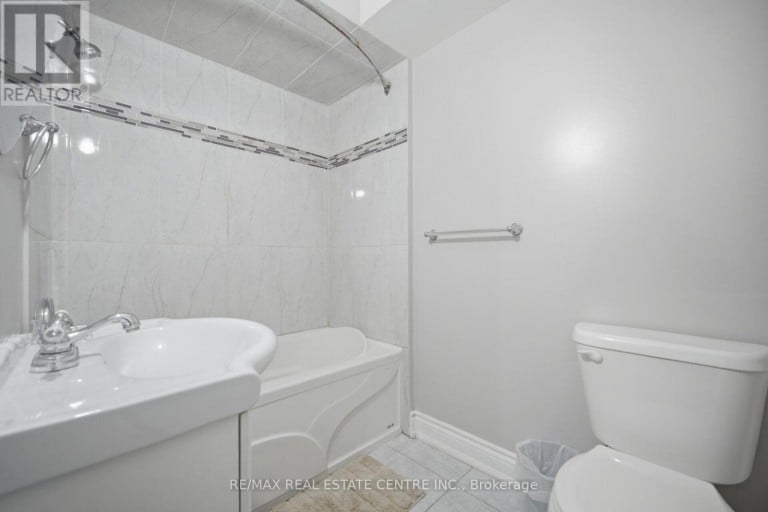 13 DAFOE CRESCENT, Brampton (Fletcher's West), Ontario, L6Y2L1