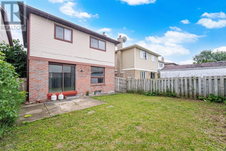 13 DAFOE CRESCENT, Brampton (Fletcher's West), Ontario, L6Y2L1