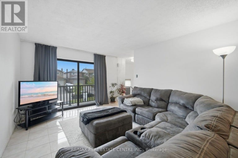 13 DAFOE CRESCENT, Brampton (Fletcher's West), Ontario, L6Y2L1