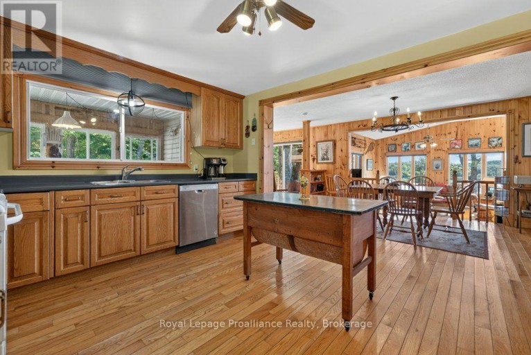 1231 CHIMNEY POINT LANE, Central Frontenac, Ontario, K0H1B0