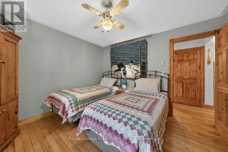 1231 CHIMNEY POINT LANE, Central Frontenac, Ontario, K0H1B0