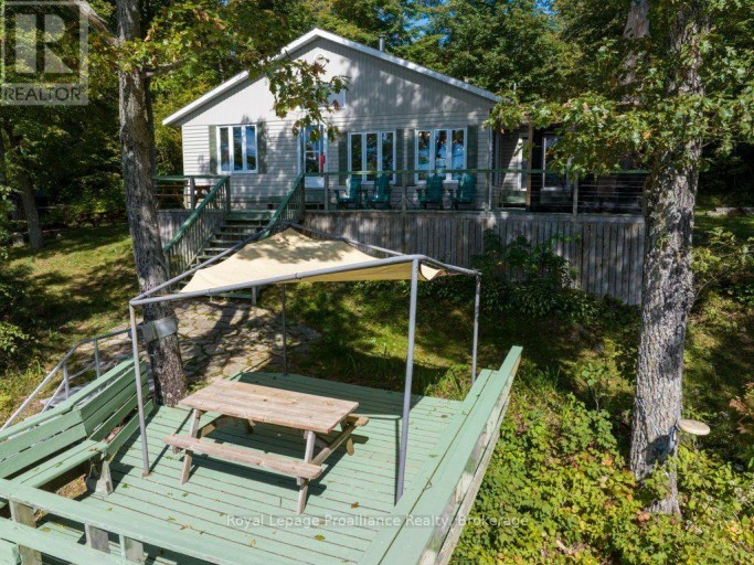 1231 CHIMNEY POINT LANE, Central Frontenac, Ontario, K0H1B0