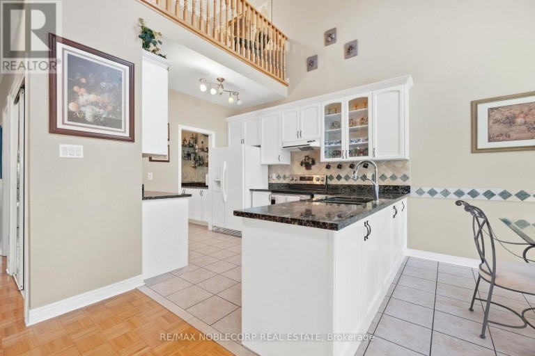 15 WOODLAND TRAIL COURT, Vaughan (Islington Woods), Ontario, L4L9H9