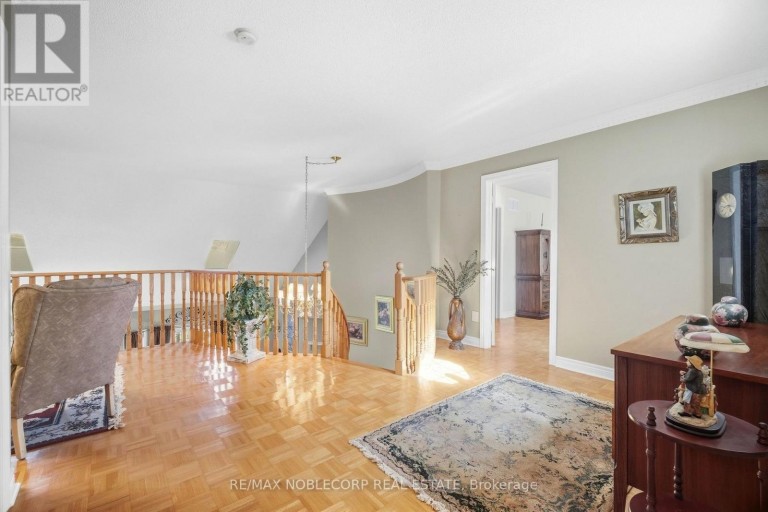 15 WOODLAND TRAIL COURT, Vaughan (Islington Woods), Ontario, L4L9H9