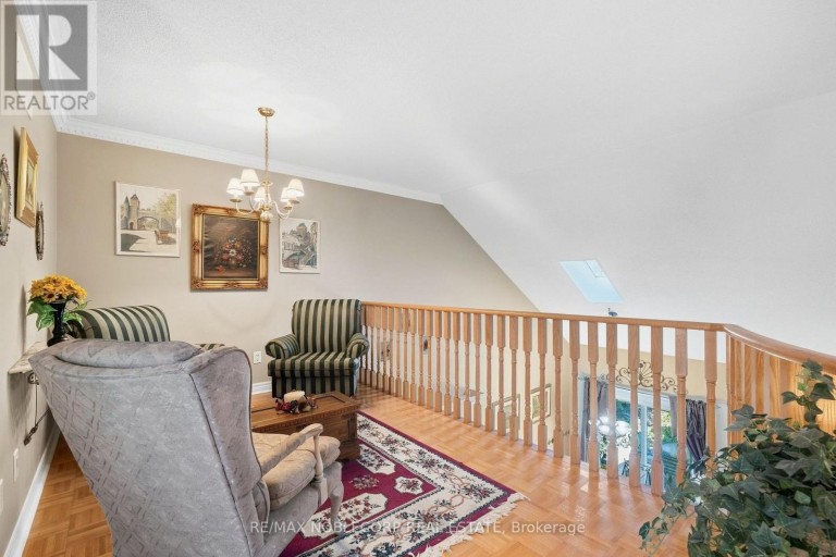 15 WOODLAND TRAIL COURT, Vaughan (Islington Woods), Ontario, L4L9H9