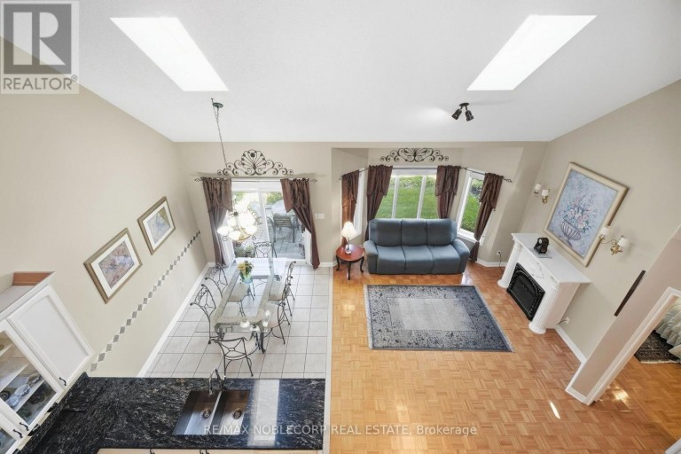 15 WOODLAND TRAIL COURT, Vaughan (Islington Woods), Ontario, L4L9H9