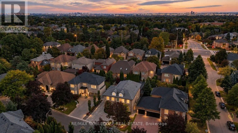 15 WOODLAND TRAIL COURT, Vaughan (Islington Woods), Ontario, L4L9H9