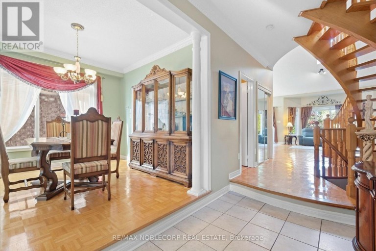 15 WOODLAND TRAIL COURT, Vaughan (Islington Woods), Ontario, L4L9H9