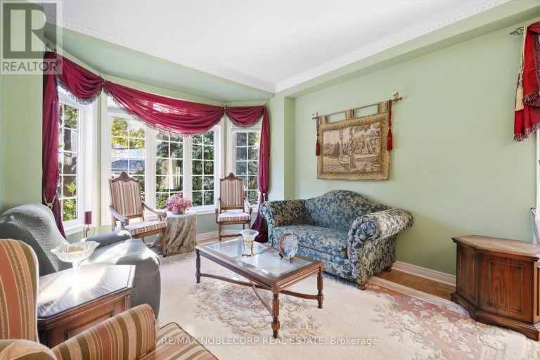 15 WOODLAND TRAIL COURT, Vaughan (Islington Woods), Ontario, L4L9H9