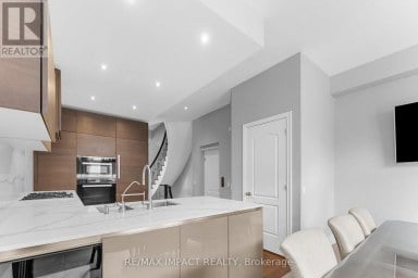 13 - 260 RUSSELL HILL ROAD Toronto (Casa Loma) Ontario photo 12