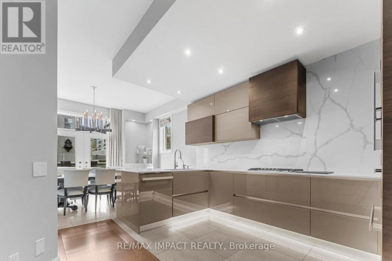 13 - 260 RUSSELL HILL ROAD, Toronto (Casa Loma), Ontario, M4V2T2