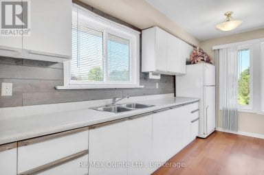 132 HISCOCK SHORES ROAD Prince Edward County (Ameliasburg Ward) Ontario photo 11