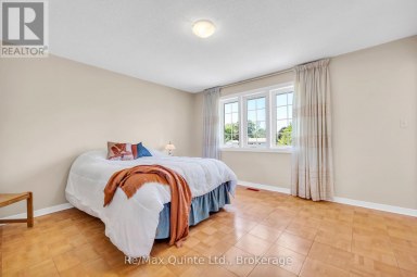 132 HISCOCK SHORES ROAD Prince Edward County (Ameliasburg Ward) Ontario photo 13
