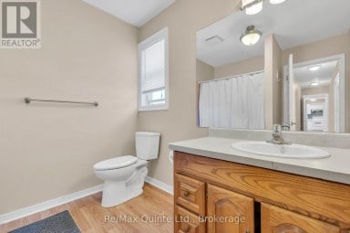 132 HISCOCK SHORES ROAD Prince Edward County (Ameliasburg Ward) Ontario photo 15
