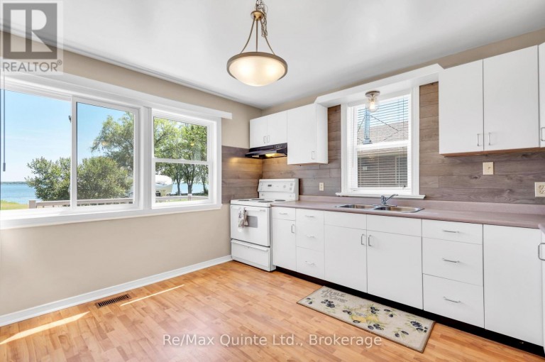 132 HISCOCK SHORES ROAD, Prince Edward County (Ameliasburg Ward), Ontario, K0K1L0