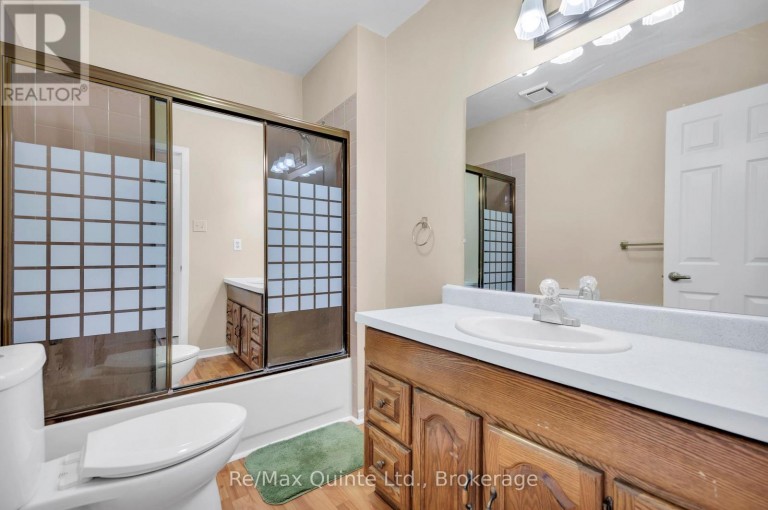 132 HISCOCK SHORES ROAD, Prince Edward County (Ameliasburg Ward), Ontario, K0K1L0