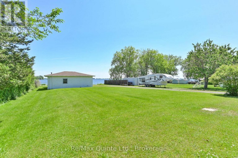 132 HISCOCK SHORES ROAD, Prince Edward County (Ameliasburg Ward), Ontario, K0K1L0