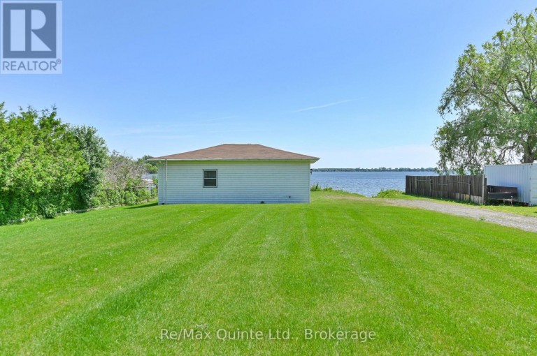 132 HISCOCK SHORES ROAD, Prince Edward County (Ameliasburg Ward), Ontario, K0K1L0