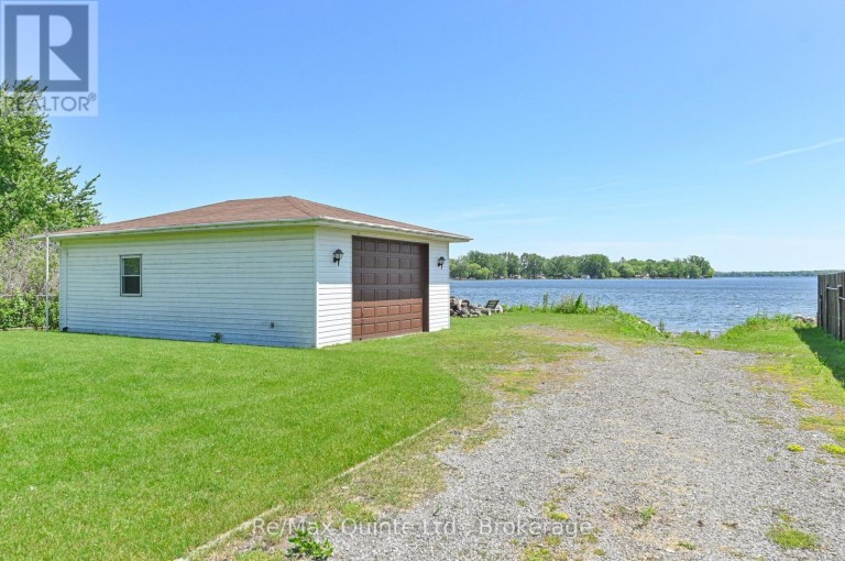 132 HISCOCK SHORES ROAD, Prince Edward County (Ameliasburg Ward), Ontario, K0K1L0