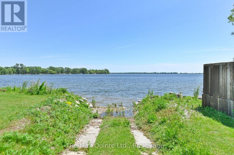132 HISCOCK SHORES ROAD, Prince Edward County (Ameliasburg Ward), Ontario, K0K1L0