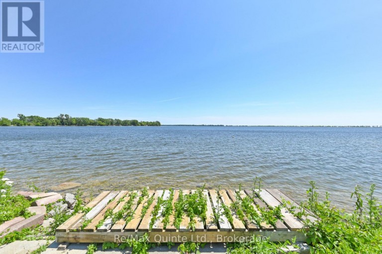 132 HISCOCK SHORES ROAD, Prince Edward County (Ameliasburg Ward), Ontario, K0K1L0