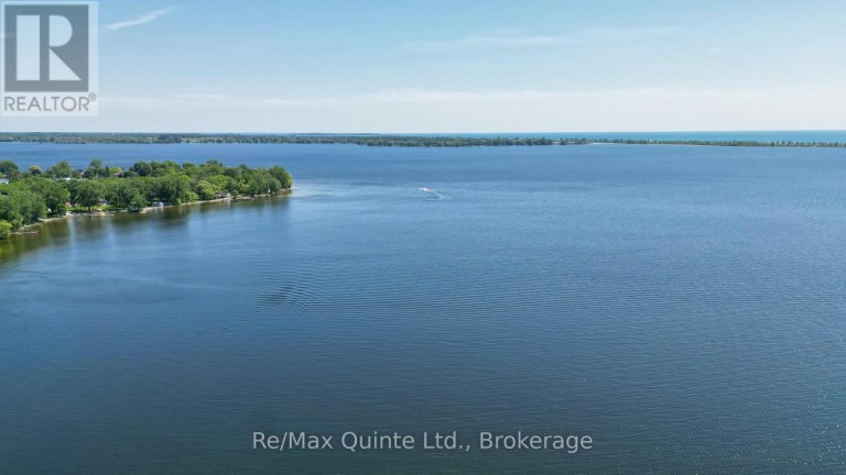 132 HISCOCK SHORES ROAD, Prince Edward County (Ameliasburg Ward), Ontario, K0K1L0