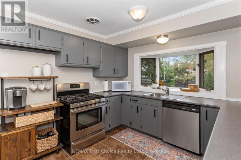 96 STARDUST CRESCENT, Thunder Bay (Grandview), Ontario, P7A6G8