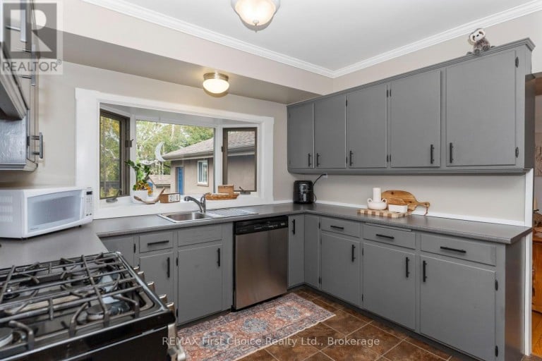 96 STARDUST CRESCENT, Thunder Bay (Grandview), Ontario, P7A6G8