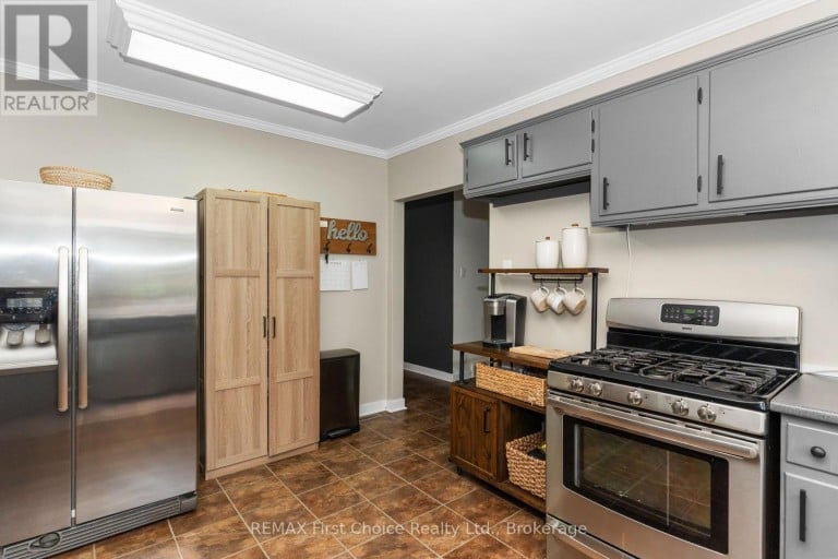96 STARDUST CRESCENT, Thunder Bay (Grandview), Ontario, P7A6G8