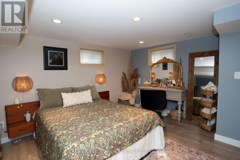 96 STARDUST CRESCENT, Thunder Bay (Grandview), Ontario, P7A6G8