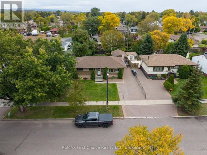 96 STARDUST CRESCENT, Thunder Bay (Grandview), Ontario, P7A6G8