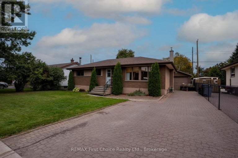 96 STARDUST CRESCENT, Thunder Bay (Grandview), Ontario, P7A6G8