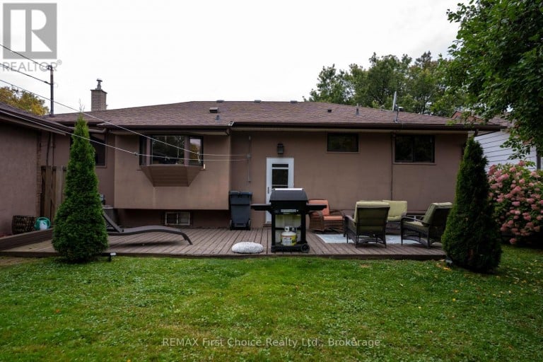 96 STARDUST CRESCENT, Thunder Bay (Grandview), Ontario, P7A6G8