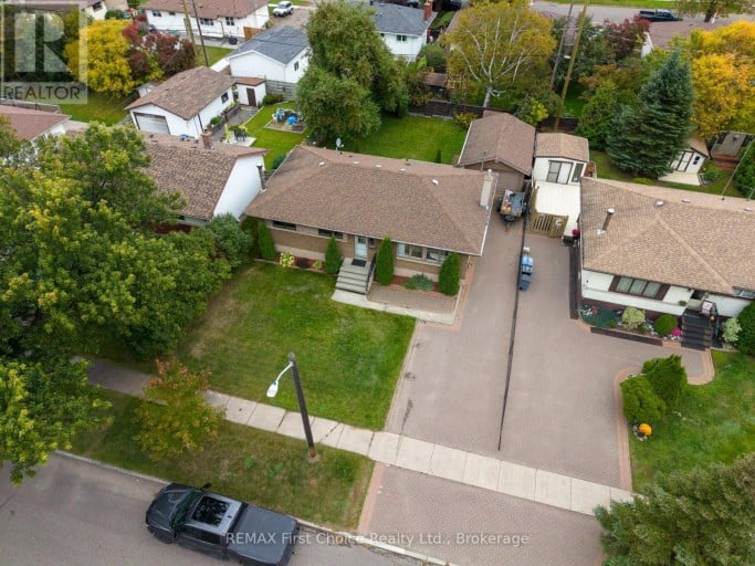96 STARDUST CRESCENT, Thunder Bay (Grandview), Ontario, P7A6G8